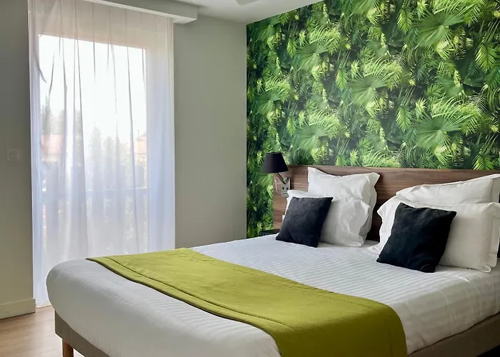 Athome Residence Et SpaHotel la Rochelle